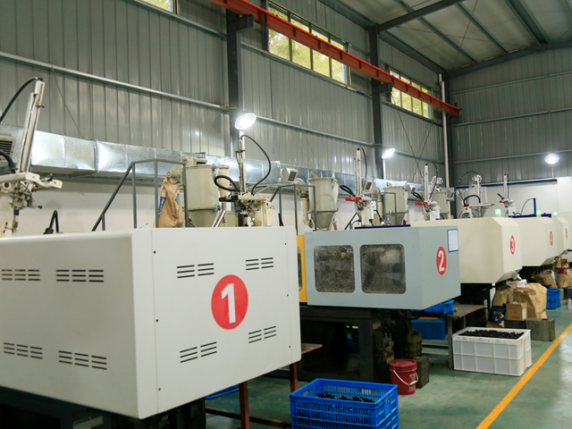 Injection molding shop